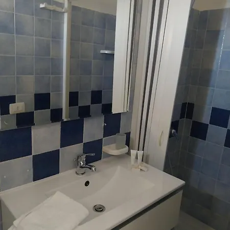 B&B Centrale فندق مبيت وإفطار غالّيبولي