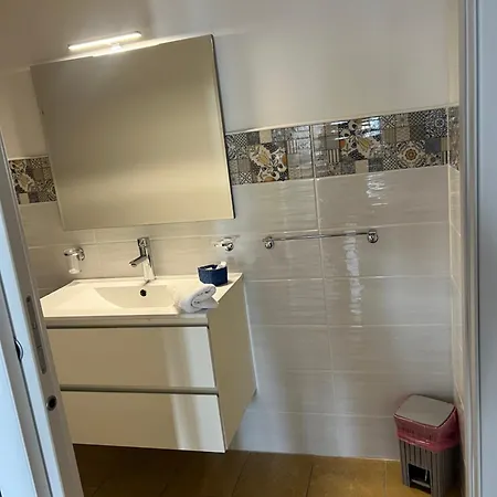 B&B Centrale فندق مبيت وإفطار غالّيبولي