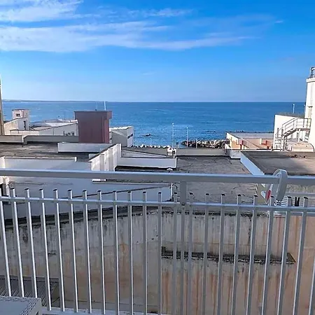B&B Centrale فندق مبيت وإفطار غالّيبولي